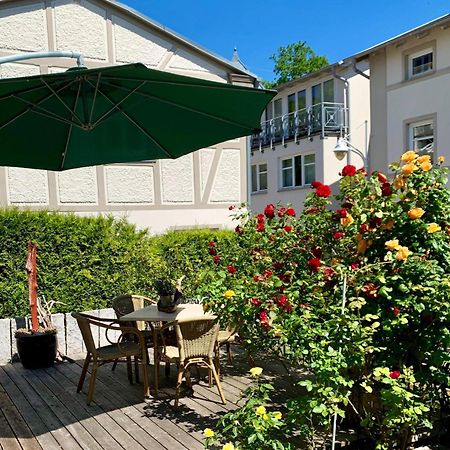 Villa-Rosengarten-Ferienwohnung-Baumhaus-Mit-Seeblick Sassnitz Exteriör bild