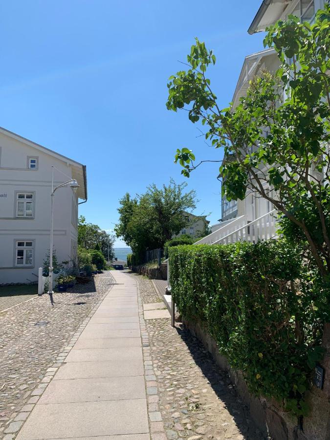 Villa-Rosengarten-Ferienwohnung-Baumhaus-Mit-Seeblick Sassnitz Exteriör bild
