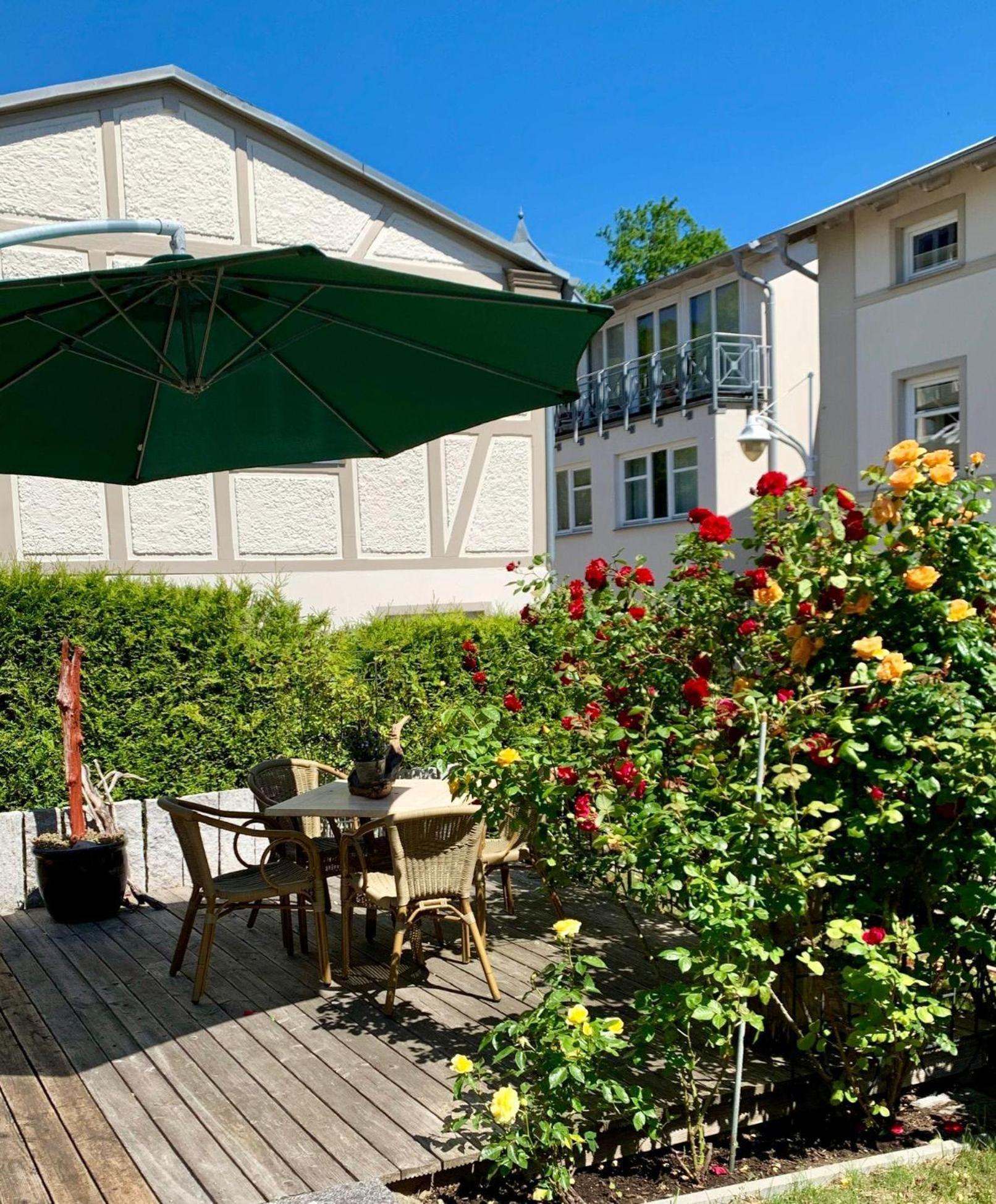 Villa-Rosengarten-Ferienwohnung-Baumhaus-Mit-Seeblick Sassnitz Exteriör bild