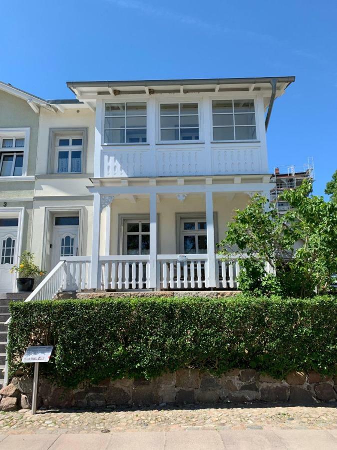 Villa-Rosengarten-Ferienwohnung-Baumhaus-Mit-Seeblick Sassnitz Exteriör bild